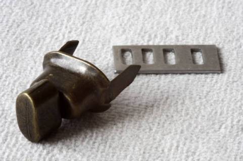 10 Drehverschl&uuml;sse - Wirbelverschl&uuml;sse 120 Altmessing - Bild: A3