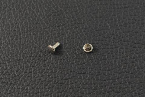 100 Doppelkopf - Hohlnieten 5/7 Nickel 380