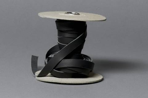 10 Meter Flachlederband - Wasserb&uuml;ffelleder 10 mm breit - Bild: A3-schwarz