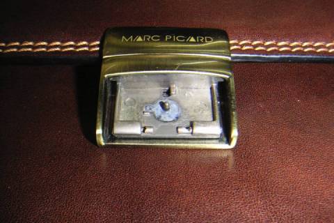 Taschenreparaturen - Schl&ouml;sser ersetzen - Bild: Vorher