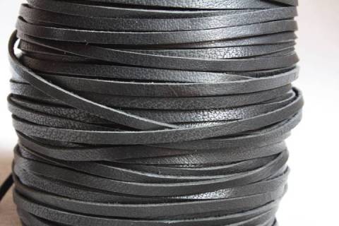 Flach - Lederband - B&uuml;ffel 3 mm - Bild: Farbe-Schwarz_1