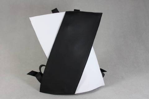 Generation X - Lederrucksack Schwarz  / Weiss - Bild: A6