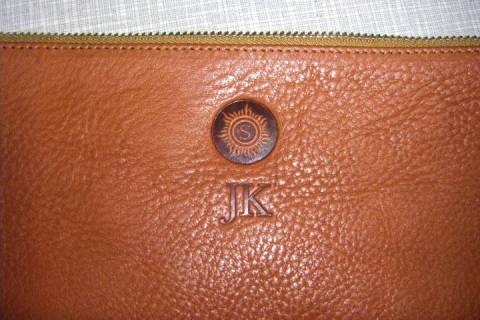 Initialen Praegung  - Bild: A2