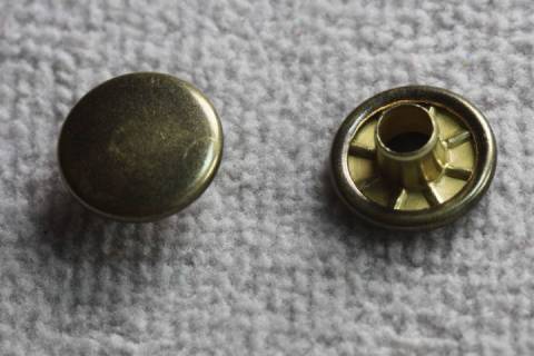 1.000 Doppelkopf - Hohlnieten 9/8 mm Altmessing 374 - Bild: A2