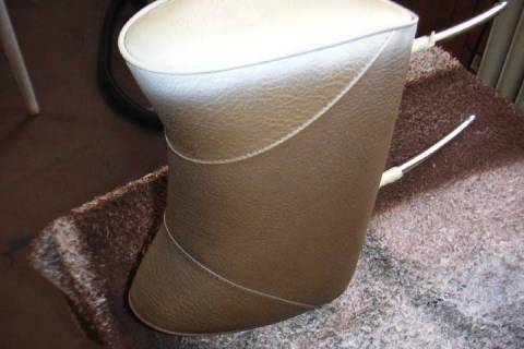 Lederf&auml;rbungen an Oltimer - Kopfst&uuml;tzen