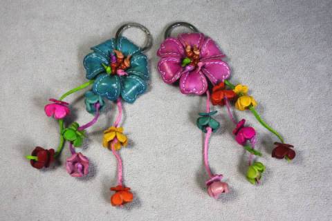 Mywalit Schl&uuml;sselanh&auml;nger mit Blumen - Bild: A4