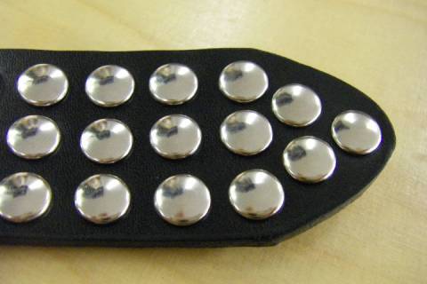 Sonderanfertigungen Lederg&uuml;rtel mit Nieten - Bild: A4