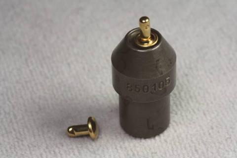 Nieteneinsatz f&uuml;r Spindelpressen - Bild: A2