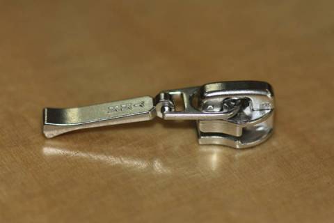 YKK Rei&szlig;verschluss - Schieber Silber 4,5 mm