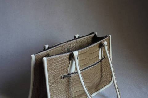 Sonderanfertigung Kalbledervariationen Karamell - Bild: A2