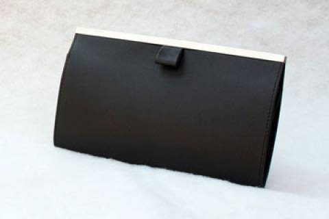 Olbrish b - Unterarmtasche aus Leder - Bild: Farbe-Apfel-403_1