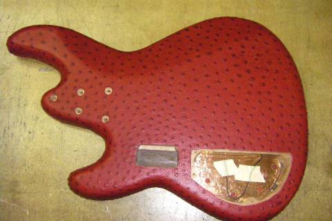Ledergitarrenbezug - Roter Panther - Bild: a3